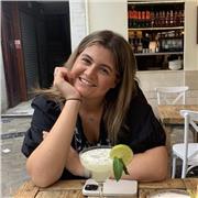 Profesora de inglés con 4 años experiencia en escuela y también en clases particulares